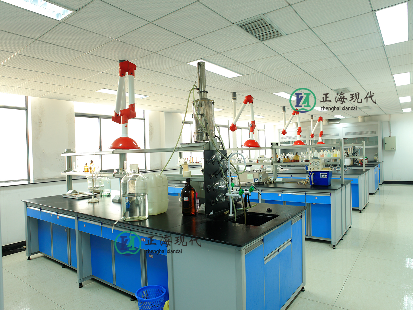 方鋁中央實驗臺